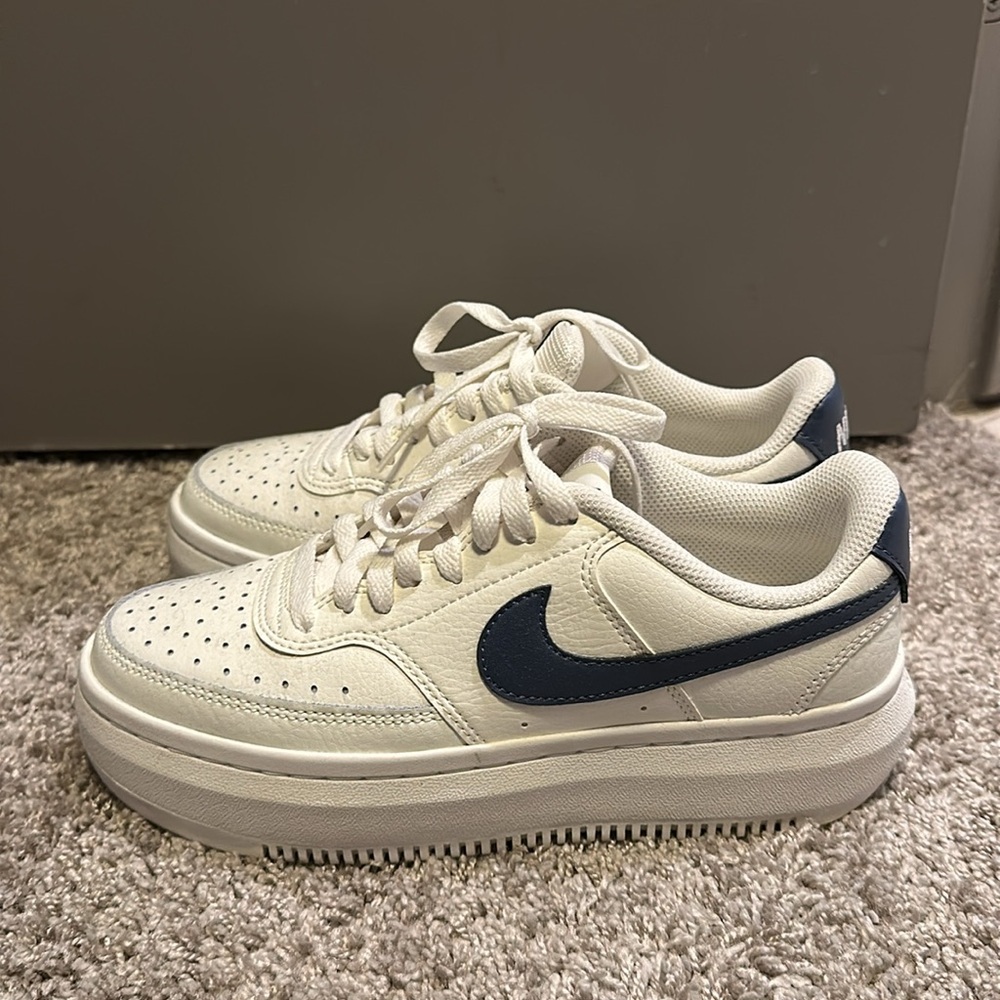 Nikes - Picture 2 of 4